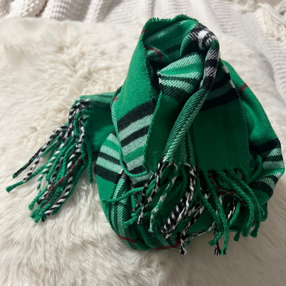 Green Plaid Women's Scarf - Picture 2 of 3